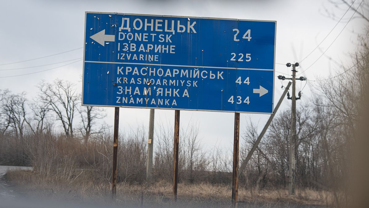 „Pořád slyšíme, jak se střílí.“ Válka o Donbas trvá už sedm let